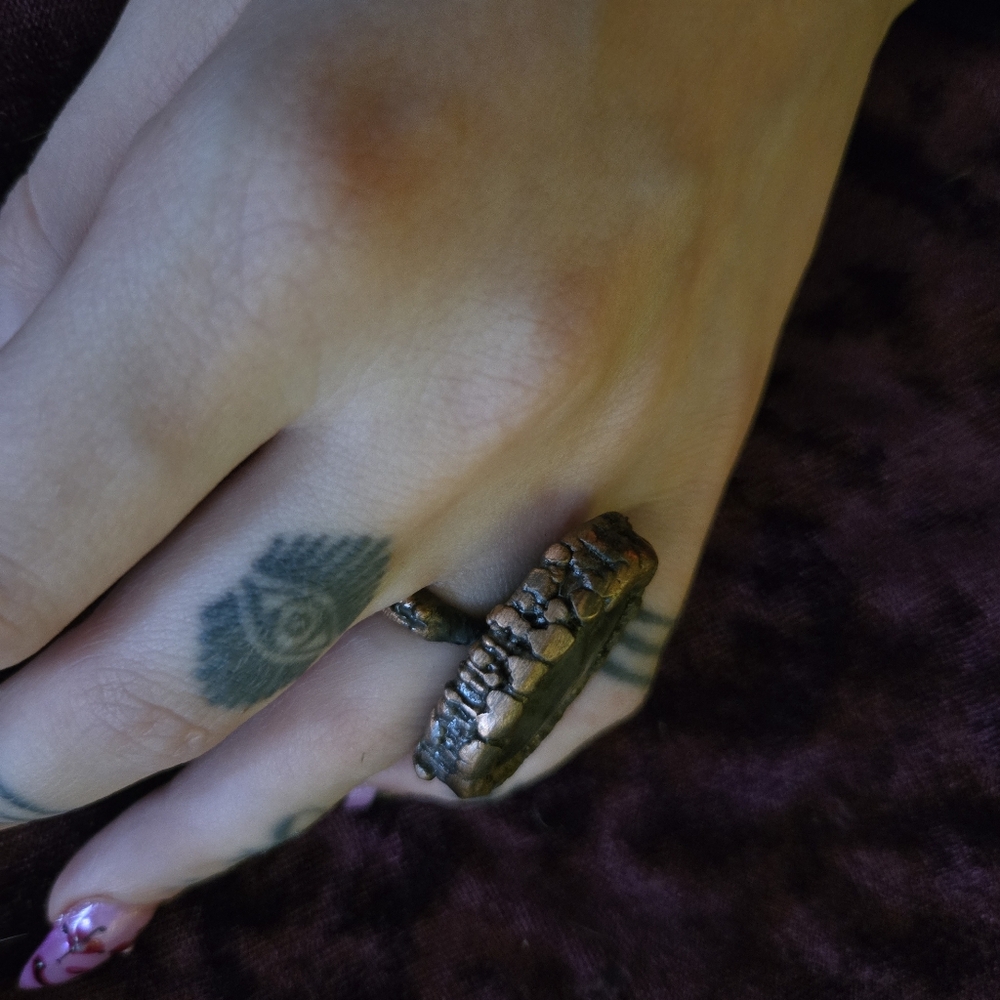 Handmade Statement Brutalist Large Labradorite Bronze Ring - Picture 5 of 8